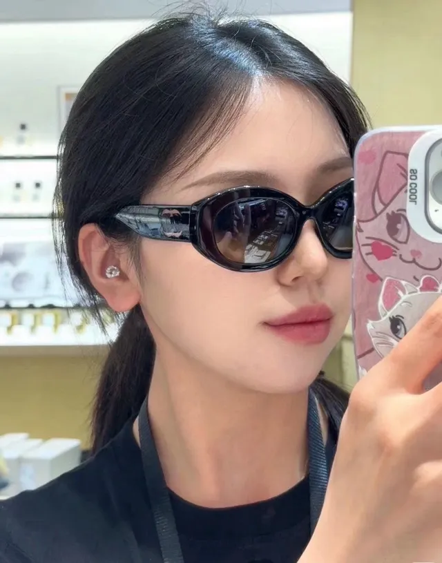 Chanel 黑色椭圆形醋酸纤维镜框 Interlocking CC Logo 太阳镜 6