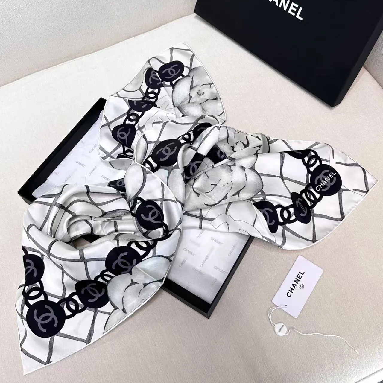 Chanel Black White Herringbone Tweed Leather-Trimmed Blazer 5