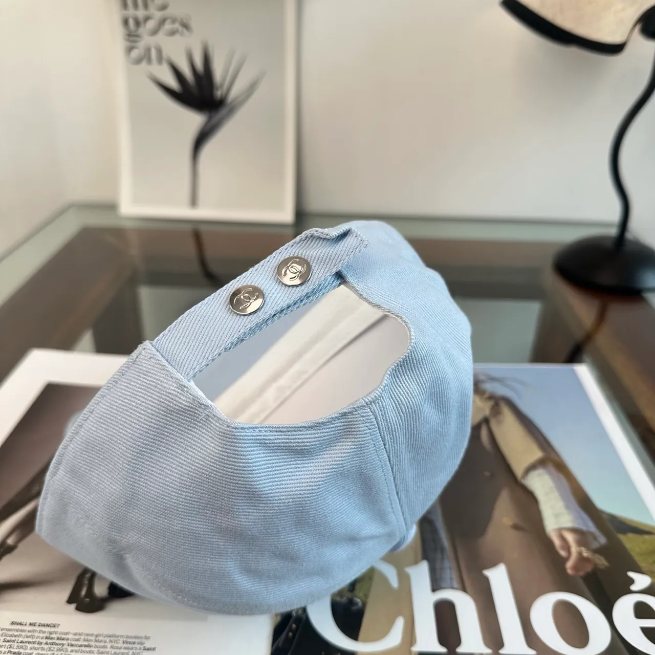 Chanel Casquette de baseball bleue à six panneaux de construction brodée monogram 2