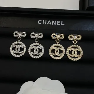 Chanel 蝴蝶结 和 CC 水晶耳坠
