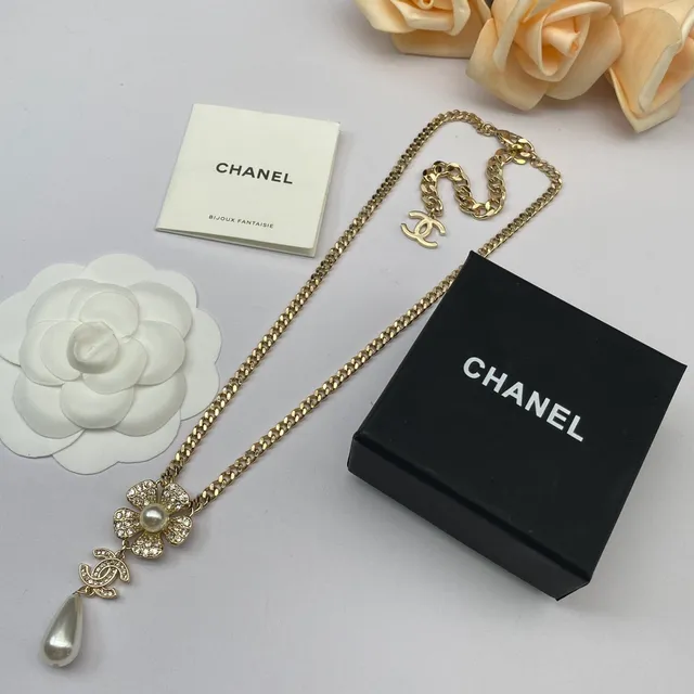 Chanel Camellia Pearl Necklace Gold-Tone Crystal and Pearl Drop Necklace 3
