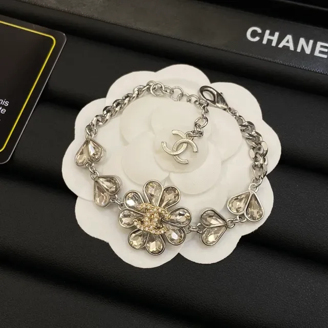 Chanel Camellia Collier Argent Blanc Motif Floral Cristaux 2