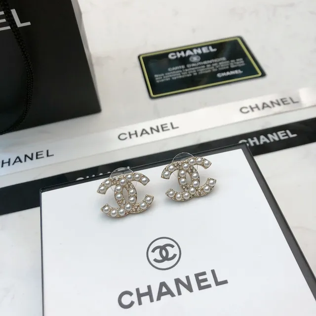 Chanel CC Broche Perle et Cristal Doré Broche 2