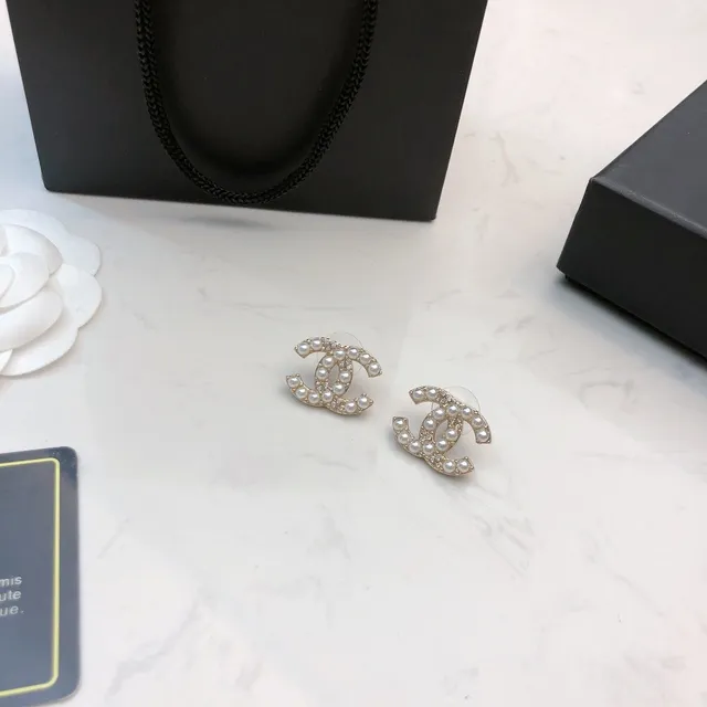 Chanel CC Broche Perle et Cristal Doré Broche 4