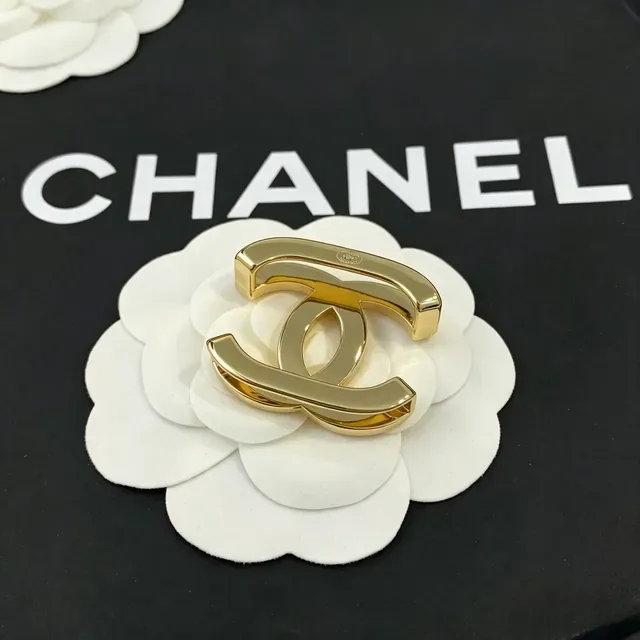 Chanel CC Camellia Gold White Interlocking Logo Base Brooch 7