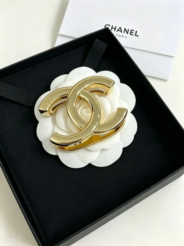 Chanel CC Camellia Gold White Interlocking Logo Base Brooch 10