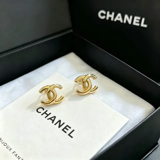 Chanel CC Logo Gold-Tone Stud Earrings 4