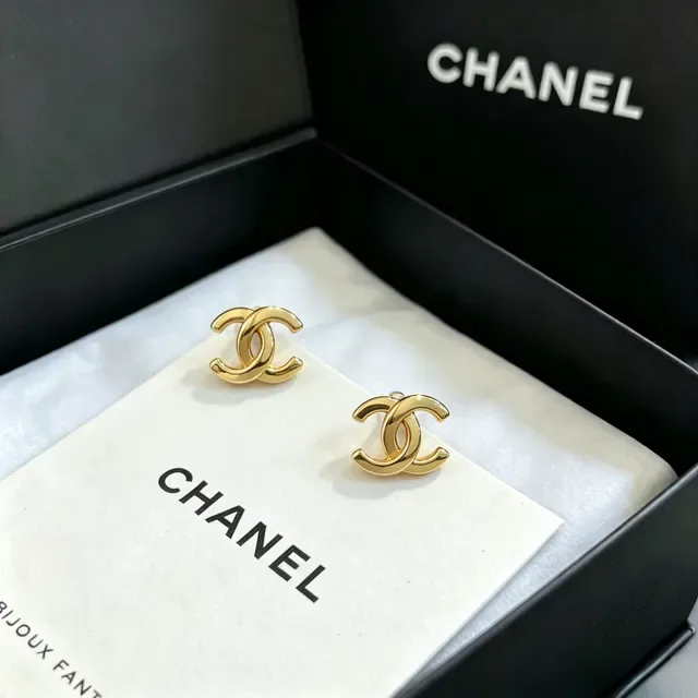 Chanel CC Logo Gold-Tone Stud Earrings 5