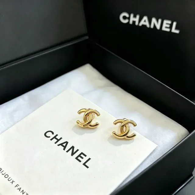 Chanel CC Logo Gold-Tone Stud Earrings 6