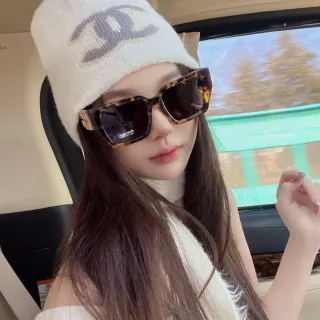 Chanel CC Logo Knitted White Beanie