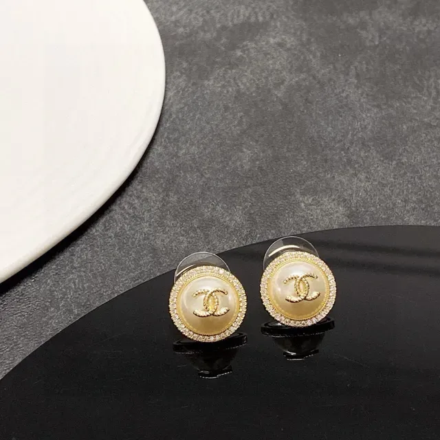 Chanel CC Logo Stud Black Gold Circular Pavé Crystal Border Earrings 5