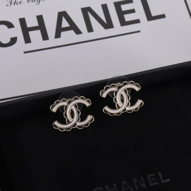 Chanel CC Logo Stud White Silver Interlocking Scalloped Edge Earrings 5