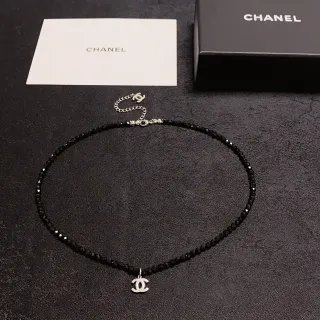 Chanel CC 串珠吊坠 choker 项链