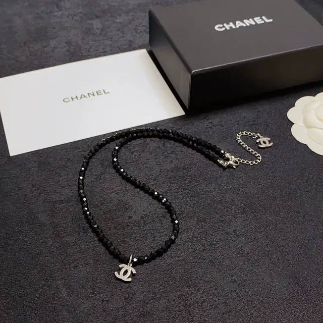 Chanel CC Pendant Beaded Choker Necklace 4