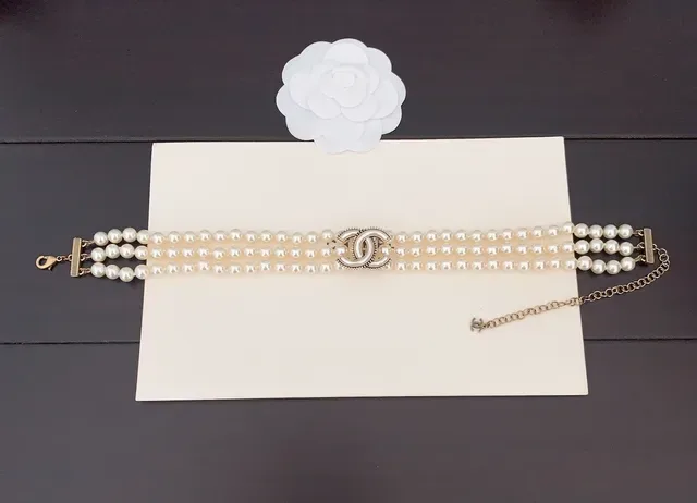 Chanel Collier Perles Classique Beige Doré Multi Brins Fermeture CC 3
