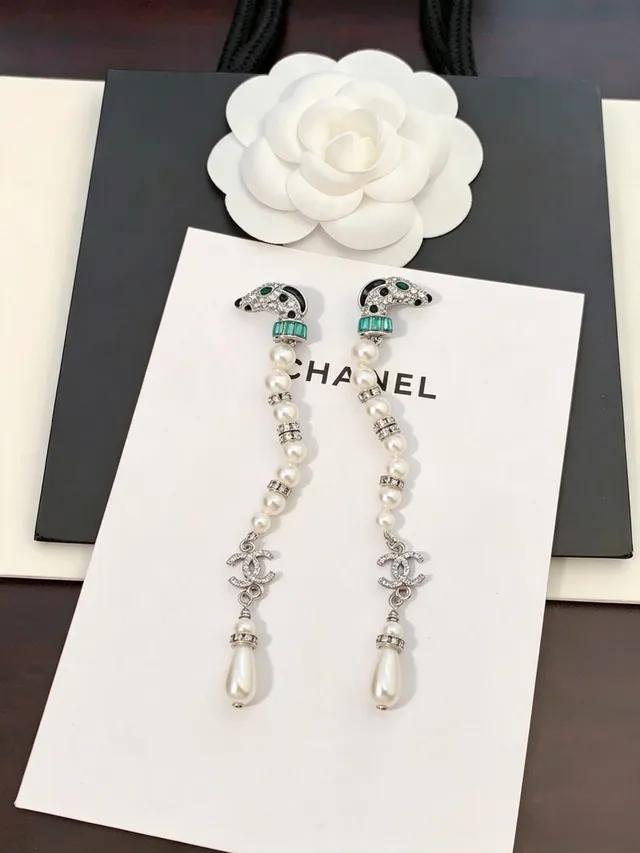 Chanel Dog Motif Pearl and Crystal Earrings 4