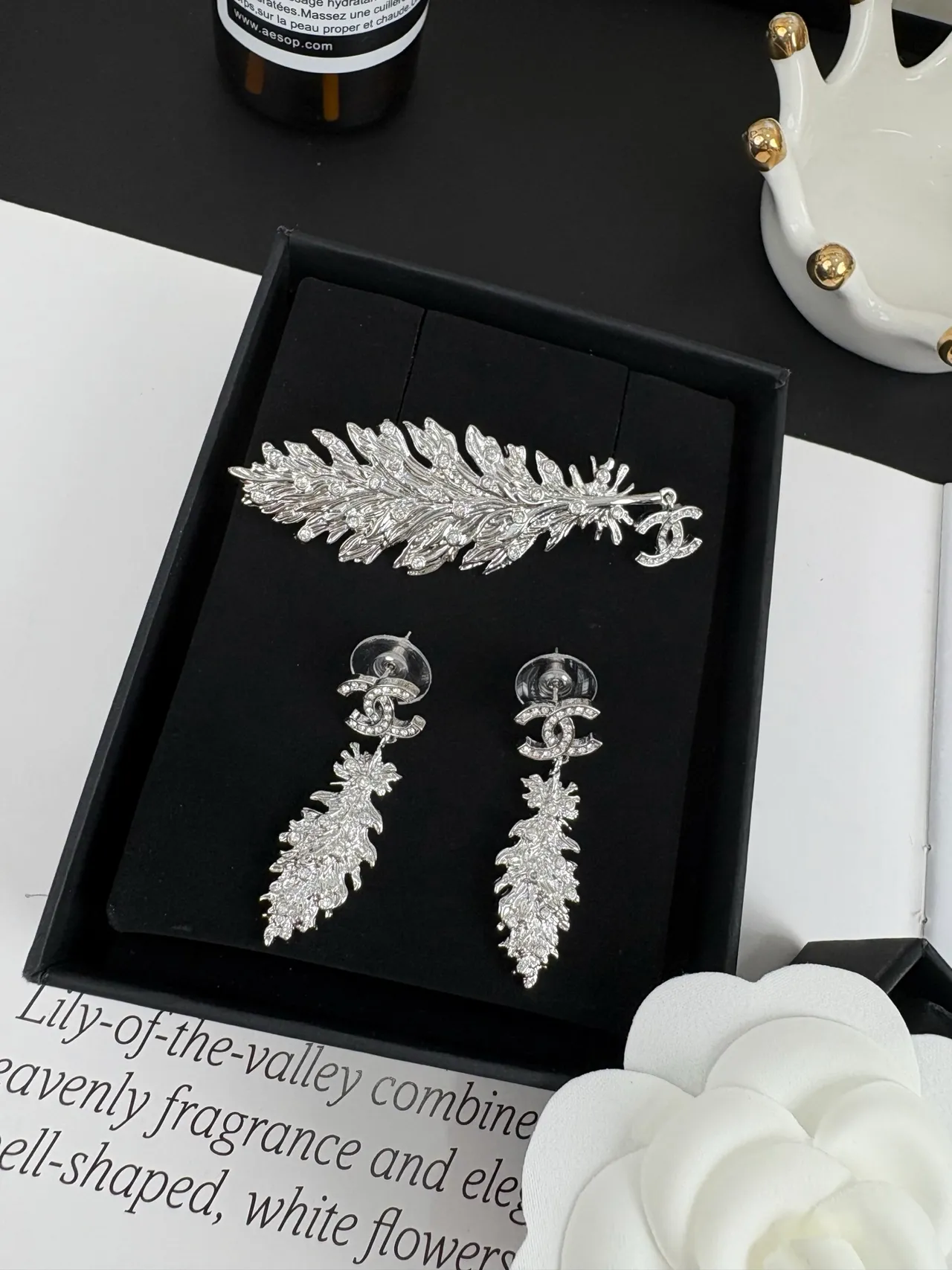 Chanel ريشة دبوس لون فضي Pavé بلور دبوس 5