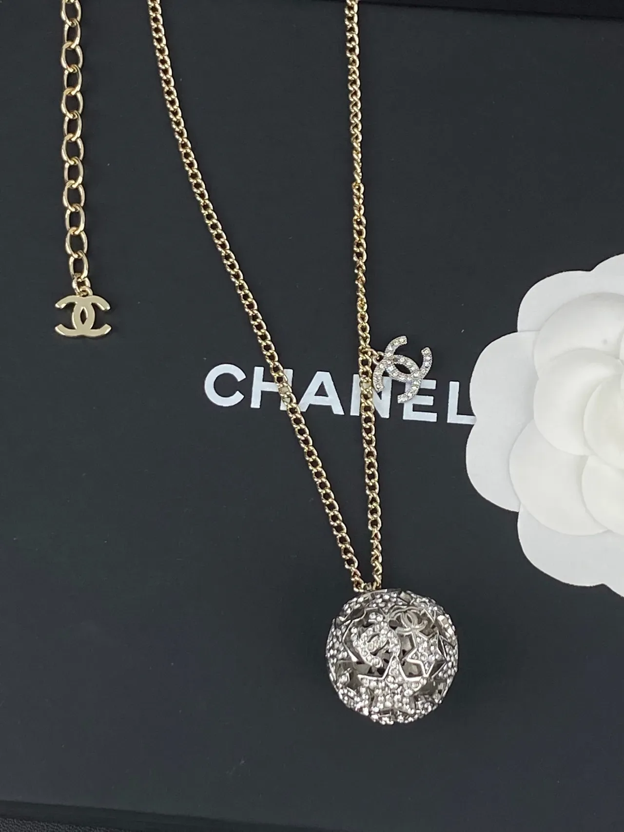 Collier Chanel Chaîne Or Argent Pendentif Sphérique Cristal Encrusté 4
