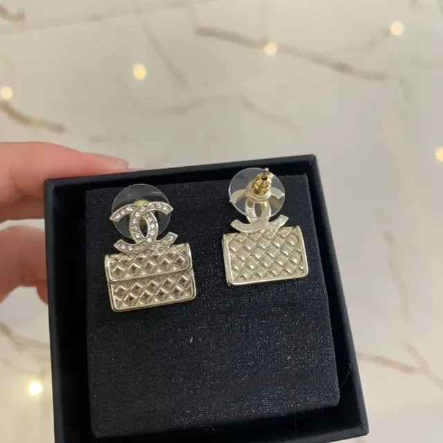 Chanel Aretes Oro Plata Matelassé CC Logo Pavé 4