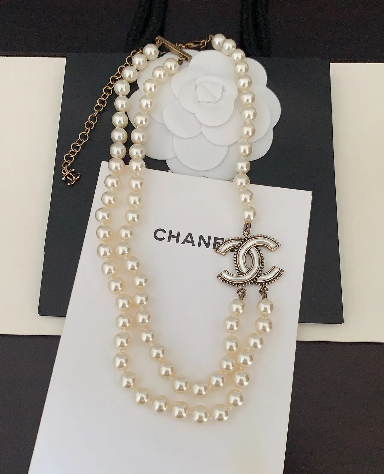 Chanel मोती डबल स्ट्रैंड CC Logo हार 3