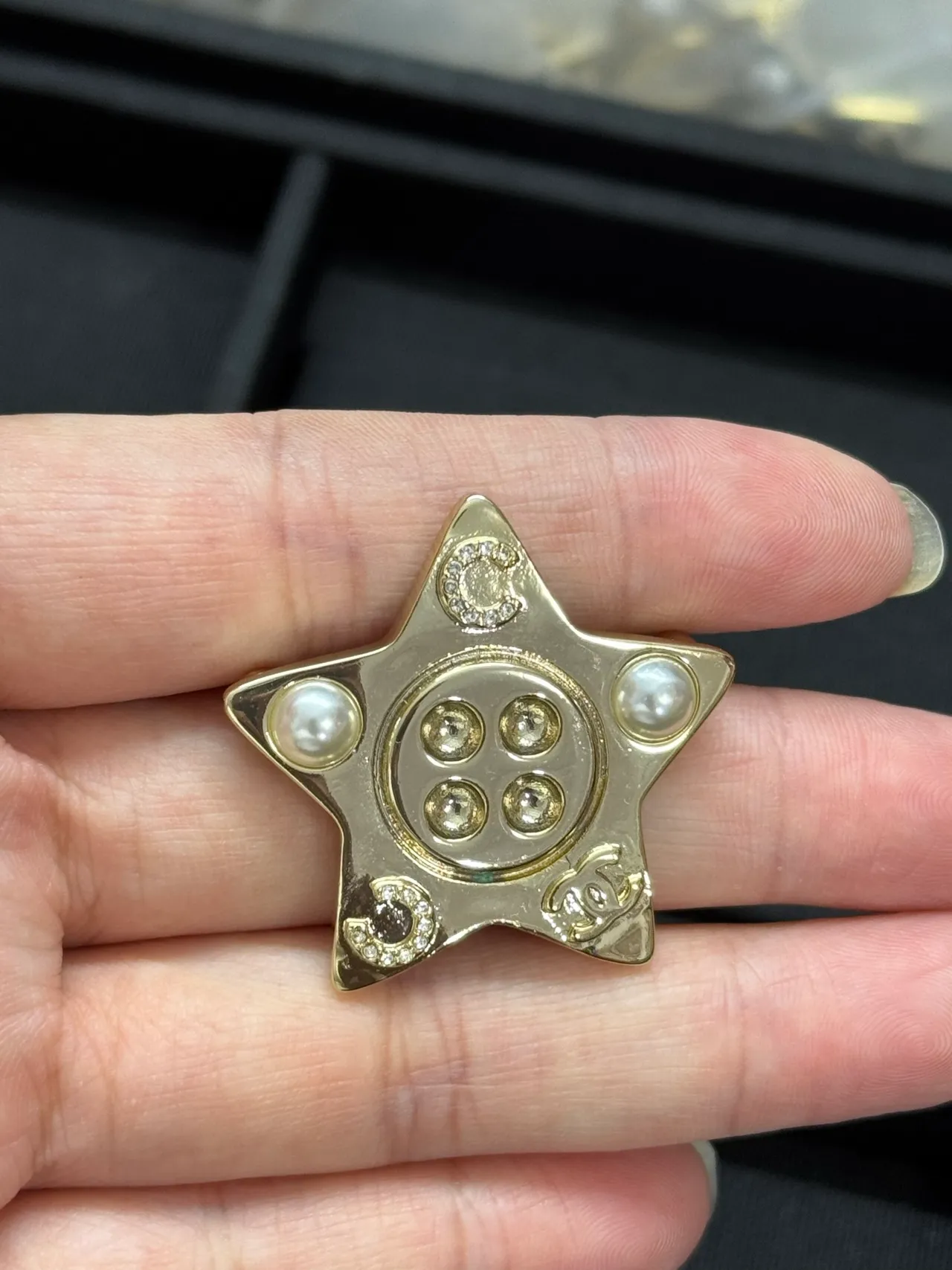 Chanel Broche Étoile Dorée Perle et Cristal 4