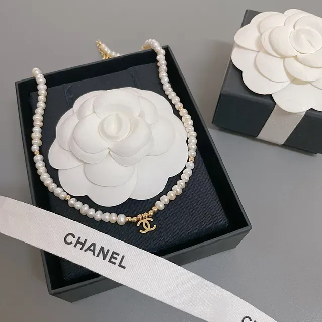 Chanel سلسلة ذهب أبيض لؤلؤ قلادة CC 9