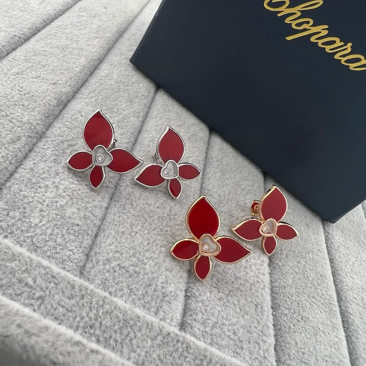 Chopard Floral Heart Diamond Red Gold Flower-Shaped Enamel-Petal Earrings 4