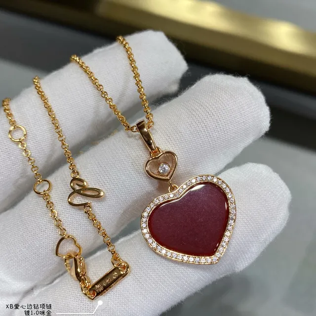 Chopard Happy Hearts Colliers pendentifs en diamant et gemmes en forme de cœur 2