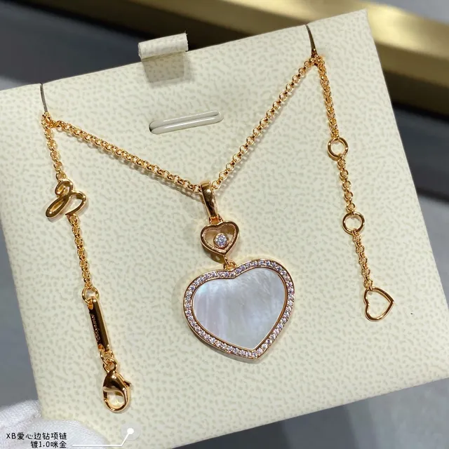 Chopard Happy Hearts Colliers pendentifs en diamant et gemmes en forme de cœur 6