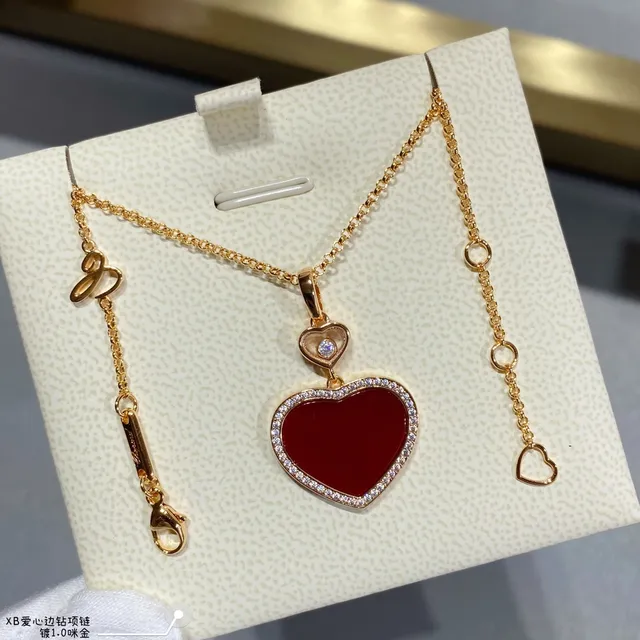 Chopard Happy Hearts Colliers pendentifs en diamant et gemmes en forme de cœur 7