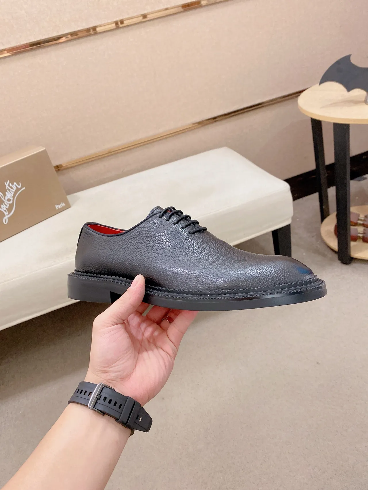 Christian Louboutin Chaussures Oxford en Cuir Pebbled Noir 4