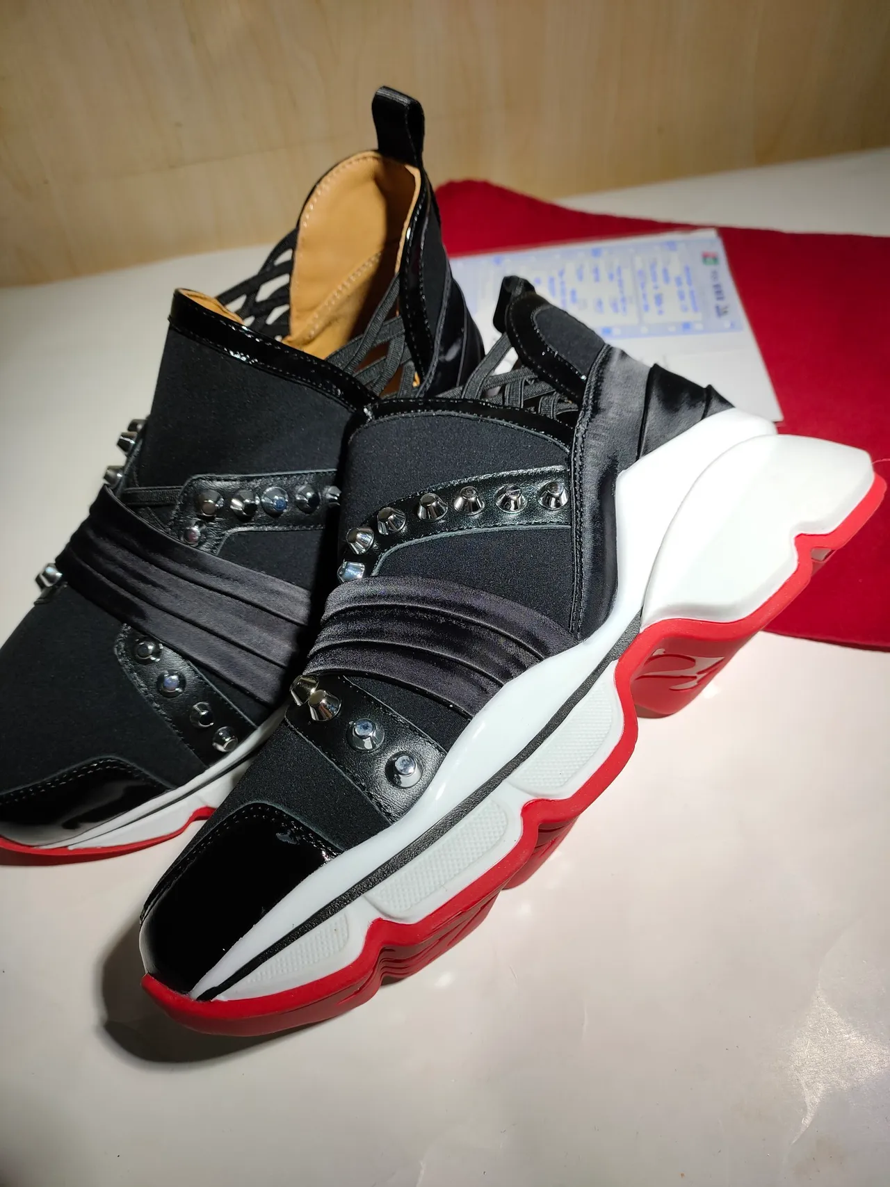 Christian Louboutin Sneakers chunky noires rouges multi-bandes avec embellissement rivet sur la tige 3