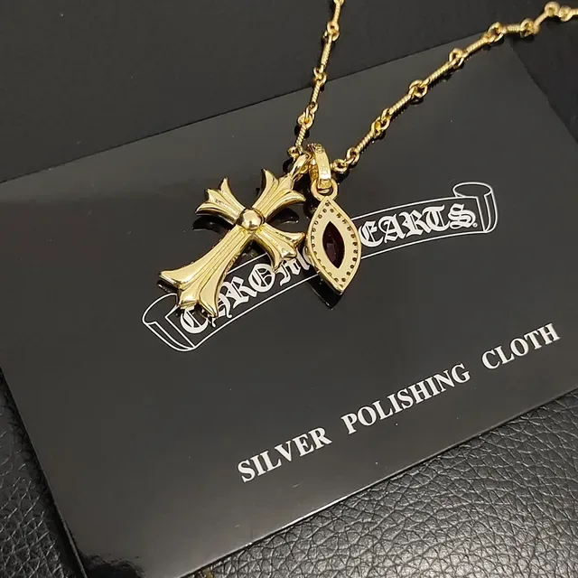 Chrome Hearts Collier avec pendentif croix et gemme marquise 2