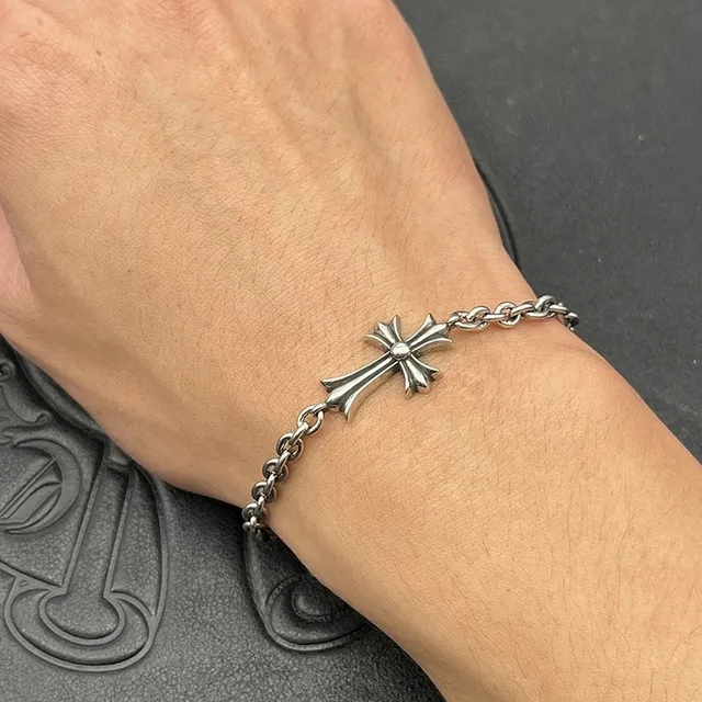 Chrome Hearts Pulseira Cruz Corrente de elos ovalados em tom prateado 3