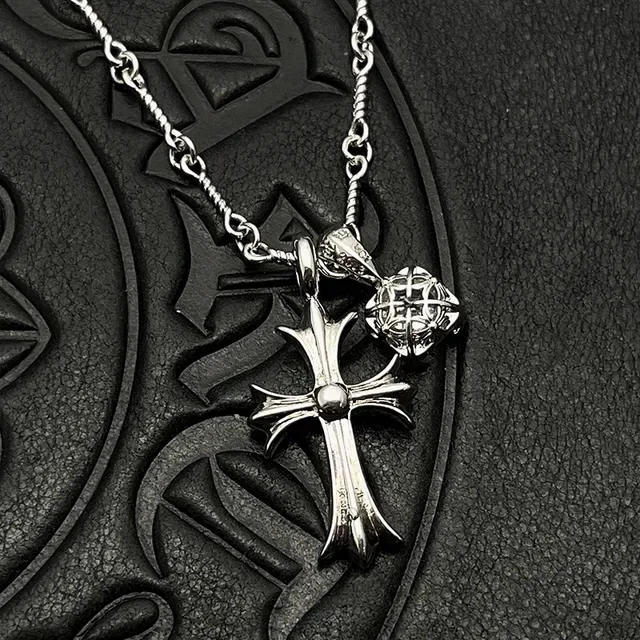 Chrome Hearts Collier Croix Pendentif Argent Violet Gothique Pavé Cristal Embellishment 7