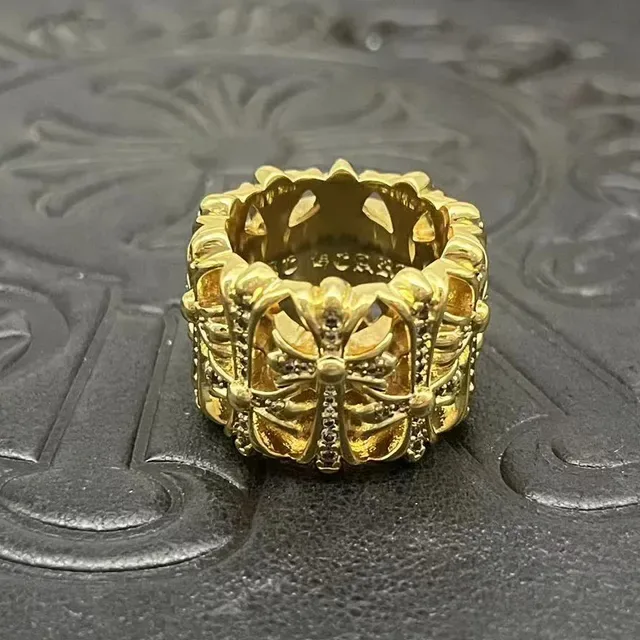 Chrome Hearts Crown Cross Pavé Bague en Or 2