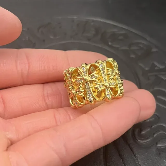Chrome Hearts Crown Cross Pavé Bague en Or 6