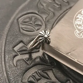 Chrome Hearts রূপালি কালো ফুল মোটিফ রিং