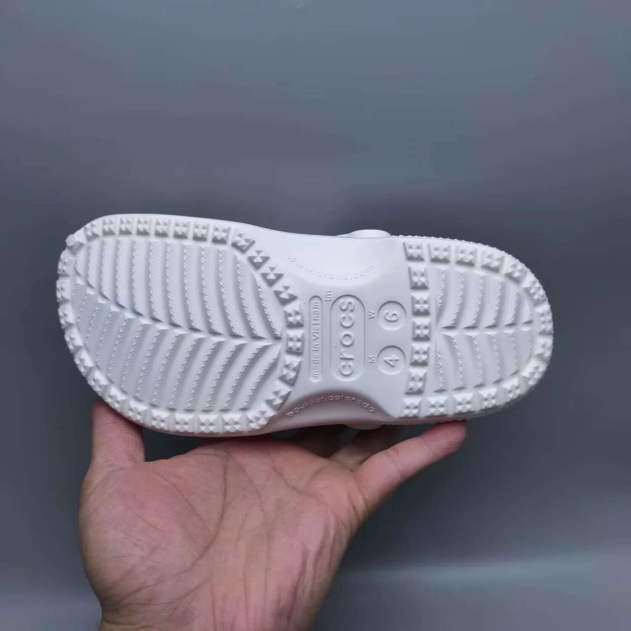 Crocs Classic Clog أبيض رغوة كلوق 6