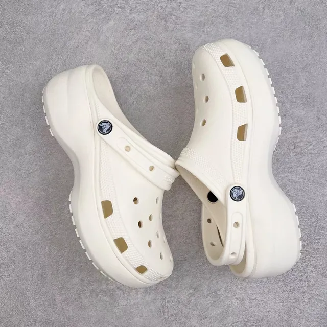 Crocs Echo Clog Off-White Platform Foam Clog 8