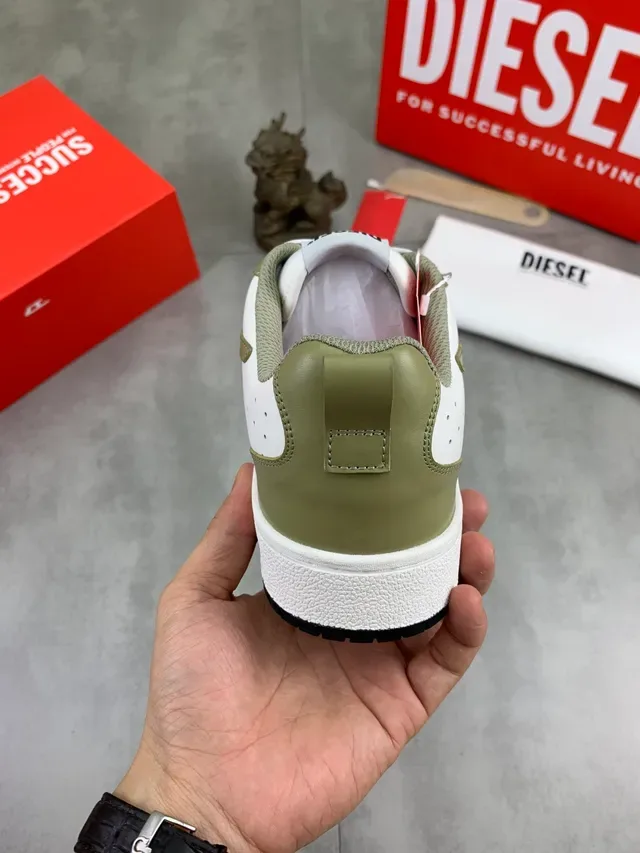 Diesel Lifestyle Sneaker Olive Green and White Low-Top Sneakers 3
