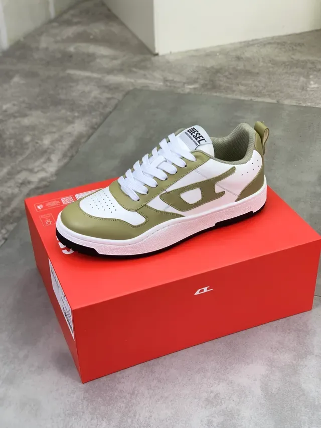 Diesel Lifestyle Sneaker Olive Green and White Low-Top Sneakers 4
