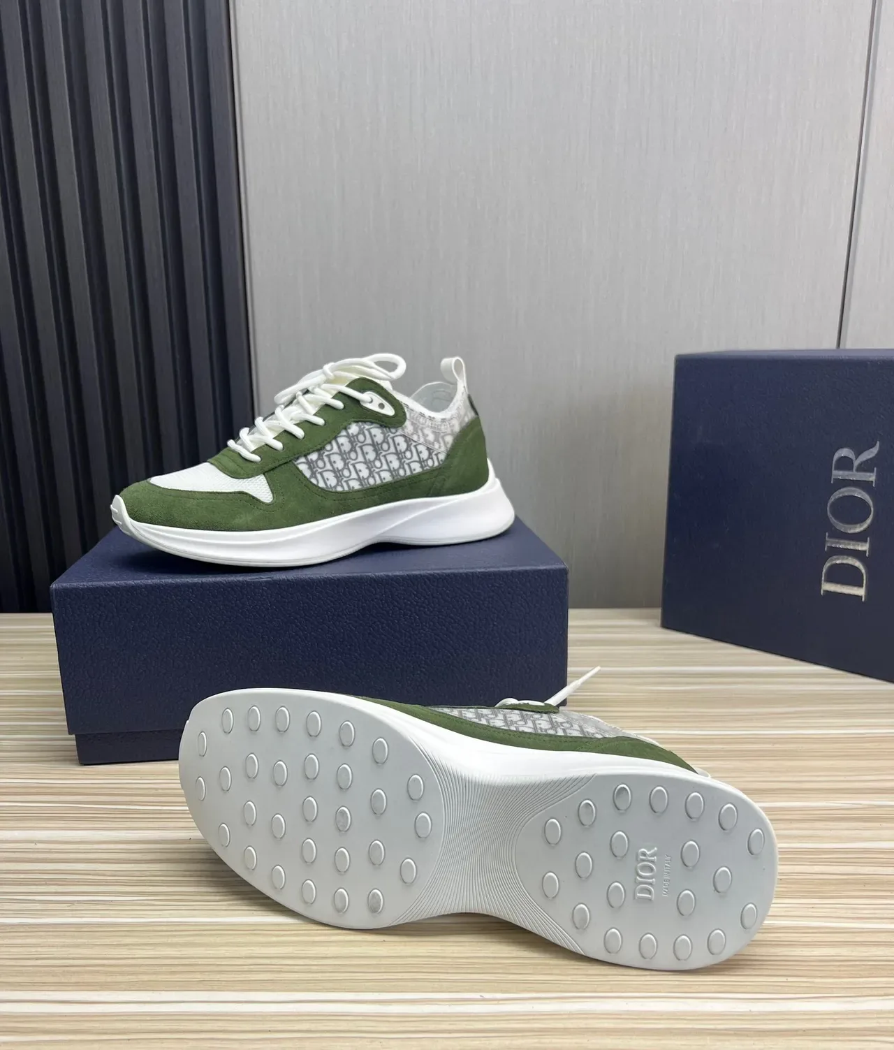 Dior Chunky Sneakers Army Green semelle blanche paneling suede et mesh 9