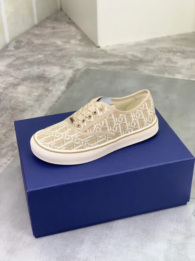 Dior B23 Beige Oblique Monogram Lifestyle Sneakers 4