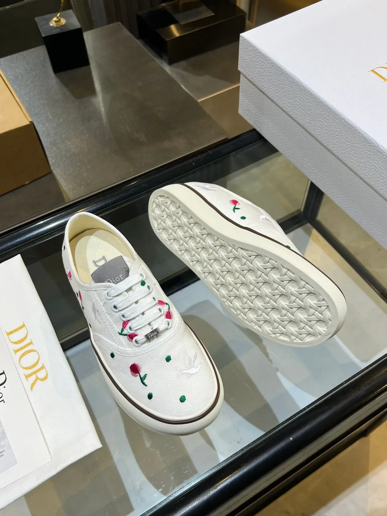 Dior B23 Chaussures Lifestyle Blanches et Roses Broderie Florale Toile Supérieure 2