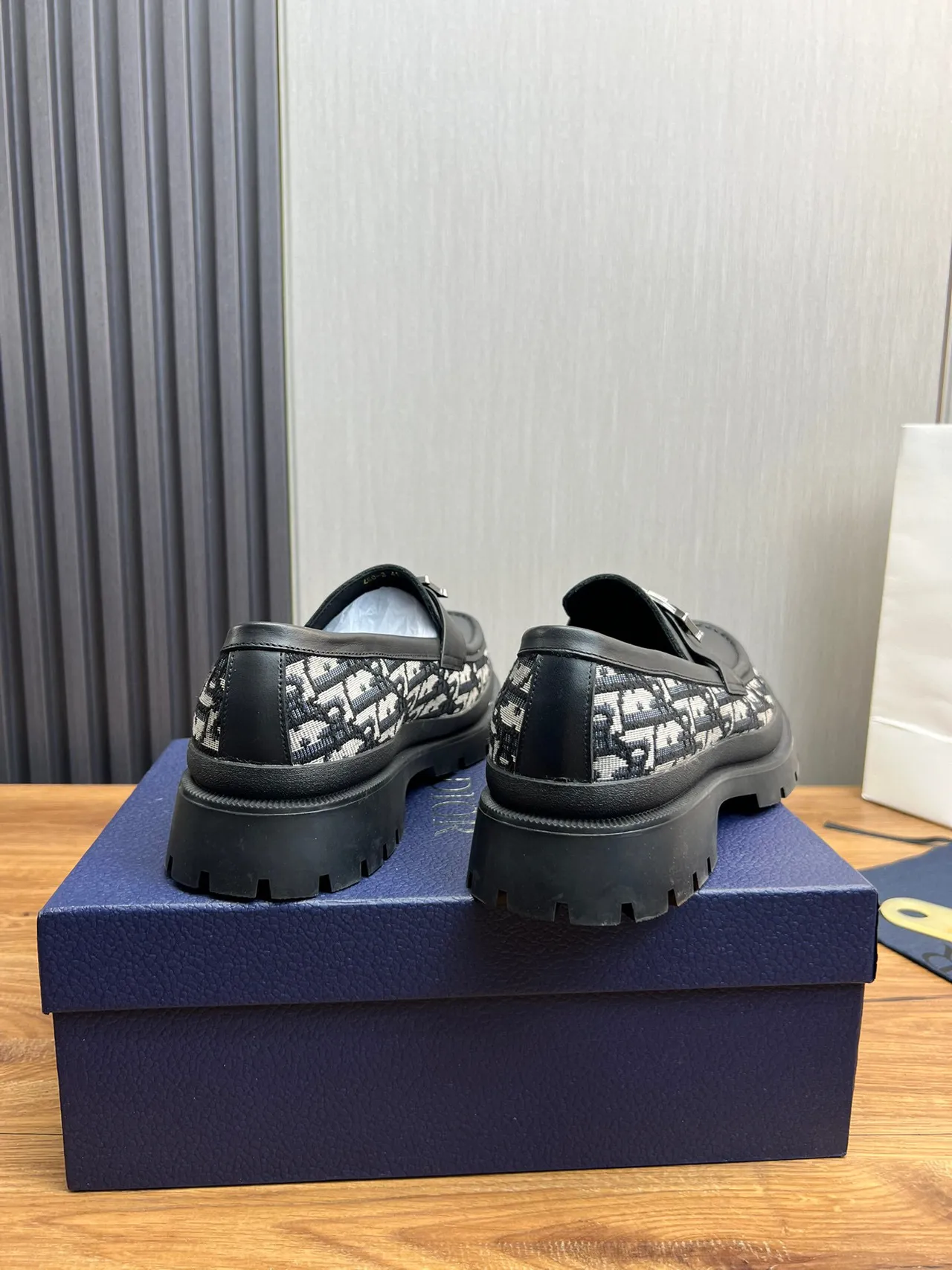 Dior B27 loafer noir monogramme oblique semelle épaisse à crampons loafers 6