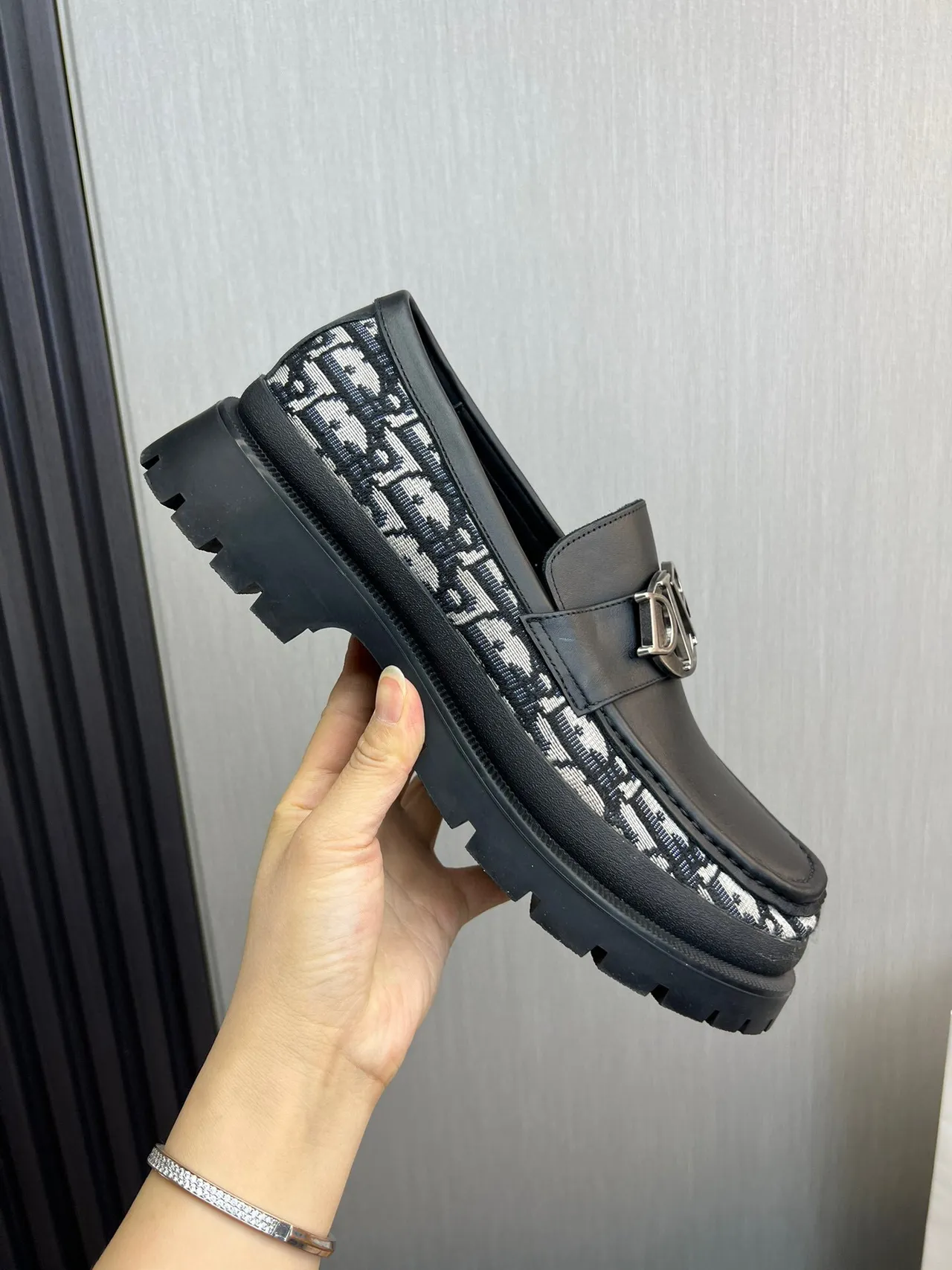 Dior B27 loafer noir monogramme oblique semelle épaisse à crampons loafers 7