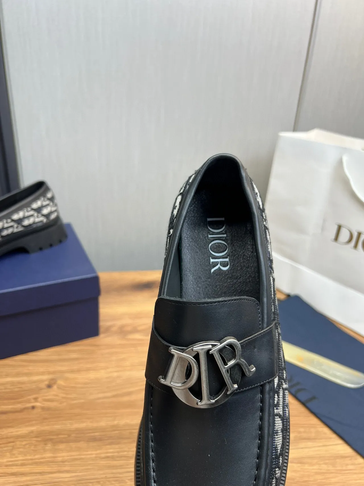 Dior B27 loafer noir monogramme oblique semelle épaisse à crampons loafers 8
