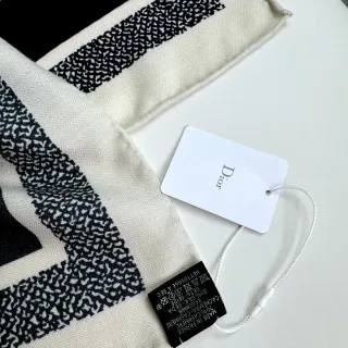 Dior 米色黑色几何图案鱼骨纹织造围巾