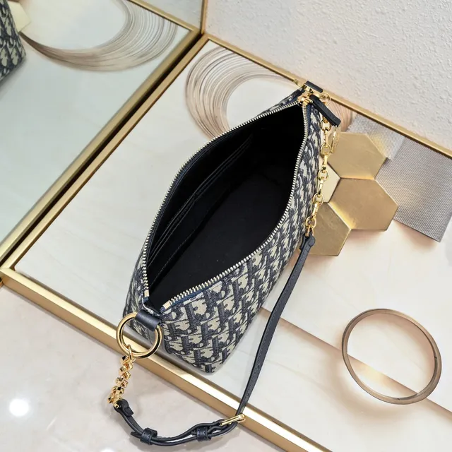 Dior Black Beige Oblique Monogram Canvas Gold-Tone Strap Chain Bag 3